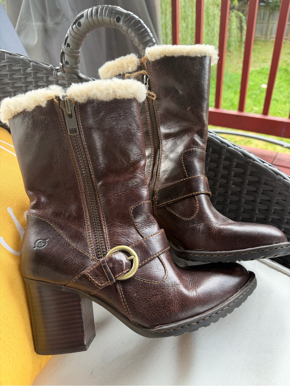 BORN Australian shearling sheep lined brown leather boots women's Size 11